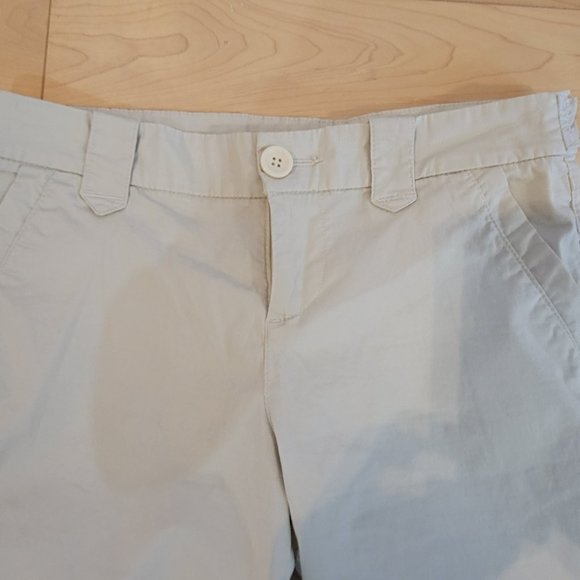 Ladies Capri's - Picture 2 of 3